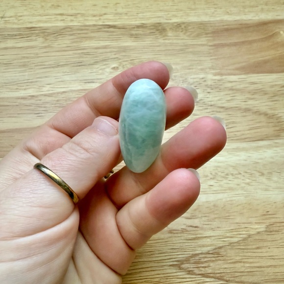 Green Fluorite Heart Polished Stone Pocket Charm - Picture 7 of 7